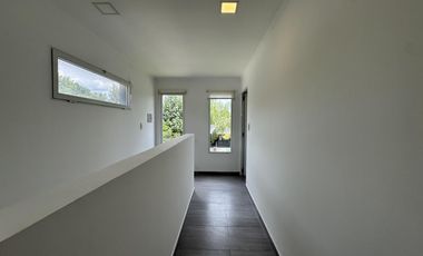 Casa en venta en Oliveros | 3 dormitorios | Pisicina | Quincho