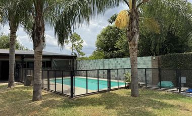 Casa en venta en Oliveros | 3 dormitorios | Pisicina | Quincho