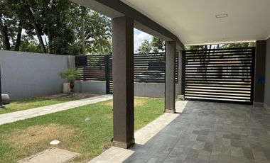 Casa en venta en Oliveros | 3 dormitorios | Pisicina | Quincho