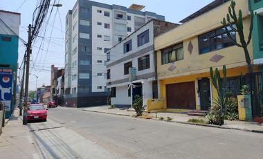 Venta De Casa Como Terreno En San Juan De Miraflores