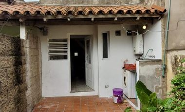 Duplex de 3 amb con jardín - Sin Expensas - Muy Bueno!!
