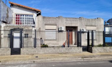 Duplex de 3 amb con jardín - Sin Expensas - Muy Bueno!!