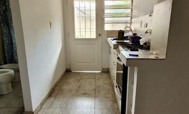 Duplex de 3 amb con jardín - Sin Expensas - Muy Bueno!!