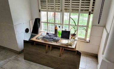 Duplex de 3 amb con jardín - Sin Expensas - Muy Bueno!!