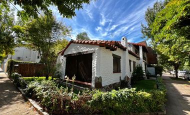 Casa 3 ambientes en alquiler en Martínez