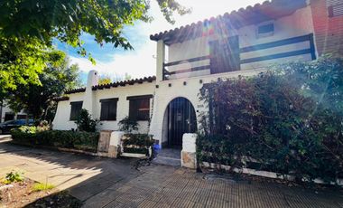 Casa 3 ambientes en alquiler en Martínez