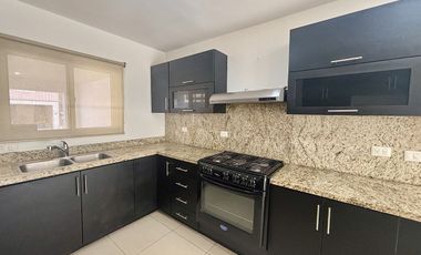 CASA EN VENTA O RENTA EN RESIDENCIAL PUERTA DE HIERRO, MTY, N.L.