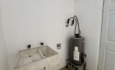 CASA EN VENTA O RENTA EN RESIDENCIAL PUERTA DE HIERRO, MTY, N.L.
