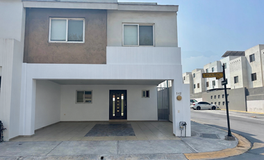 CASA EN VENTA O RENTA EN RESIDENCIAL PUERTA DE HIERRO, MTY, N.L.