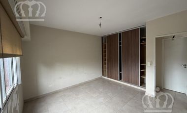 DEPTO 1° PISO X ESCALERA 2 AMB C/COCHERA - APTO CREDITO