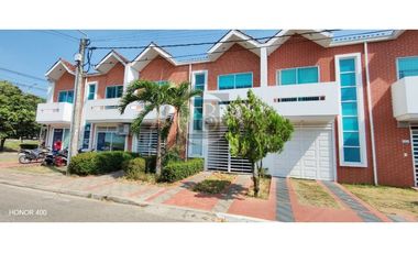 SE VENDE CASA DE 2 PISOS EN URBANIZACIÓN MONTECARLO YOPAL