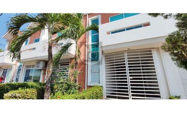 SE VENDE CASA DE 2 PISOS EN URBANIZACIÓN MONTECARLO YOPAL