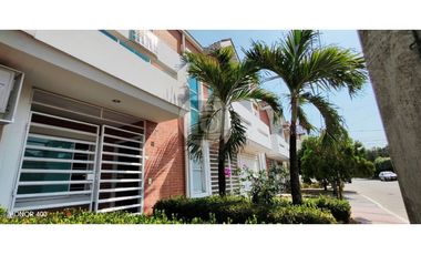 SE VENDE CASA DE 2 PISOS EN URBANIZACIÓN MONTECARLO YOPAL