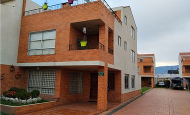 VENDO CASA 180 M2 SANTA LUCIA CHIA | 649 |