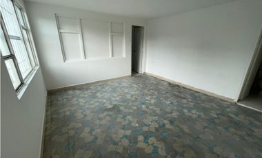 ARRIENDO CASA AMPLIA EN EL SECTOR DE MANDALAY