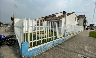 ARRIENDO CASA AMPLIA EN EL SECTOR DE MANDALAY