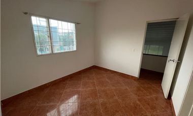 ARRIENDO CASA AMPLIA EN EL SECTOR DE MANDALAY