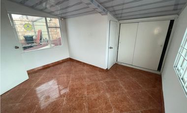 ARRIENDO CASA AMPLIA EN EL SECTOR DE MANDALAY