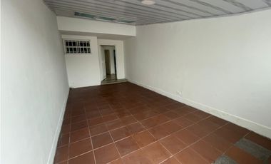 ARRIENDO CASA AMPLIA EN EL SECTOR DE MANDALAY