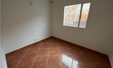 ARRIENDO CASA AMPLIA EN EL SECTOR DE MANDALAY