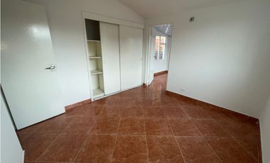 ARRIENDO CASA AMPLIA EN EL SECTOR DE MANDALAY