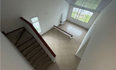 ARRIENDO CASA AMPLIA EN EL SECTOR DE MANDALAY