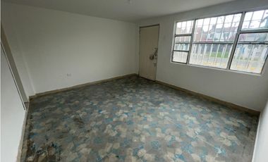 ARRIENDO CASA AMPLIA EN EL SECTOR DE MANDALAY