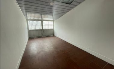 ARRIENDO CASA AMPLIA EN EL SECTOR DE MANDALAY