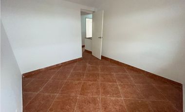 ARRIENDO CASA AMPLIA EN EL SECTOR DE MANDALAY