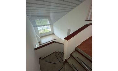 ARRIENDO CASA AMPLIA EN EL SECTOR DE MANDALAY