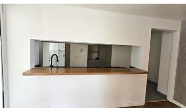 Venta apartamento en El Poblado, con terraza y para reformar