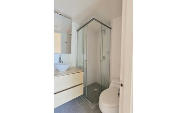 Venta apartamento en El Poblado, con terraza y para reformar