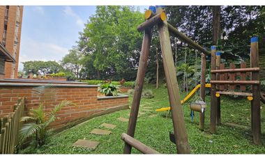 Venta apartamento en El Poblado, con terraza y para reformar