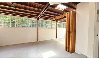 Venta apartamento en El Poblado, con terraza y para reformar