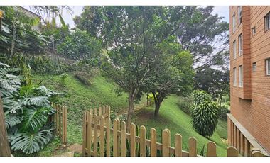 Venta apartamento en El Poblado, con terraza y para reformar