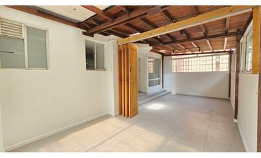 Venta apartamento en El Poblado, con terraza y para reformar