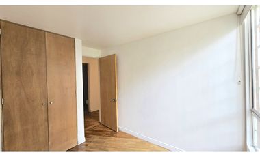 Venta apartamento en El Poblado, con terraza y para reformar