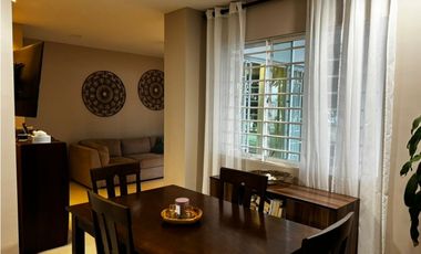 SE VENDE APARTAMENTO EN EL BARRIO LA CASTELLANA.