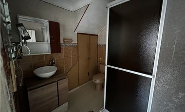 APARTAMENTO TERCER PISO EN ARRENDAMIENTO BARRIO EL RECUERDO