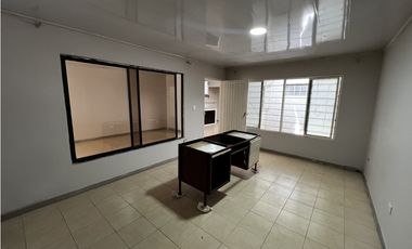 APARTAMENTO TERCER PISO EN ARRENDAMIENTO BARRIO EL RECUERDO