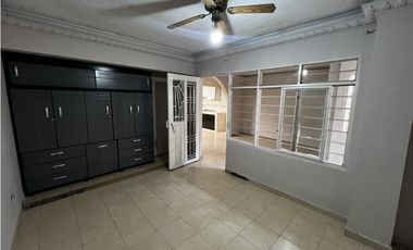 APARTAMENTO TERCER PISO EN ARRENDAMIENTO BARRIO EL RECUERDO