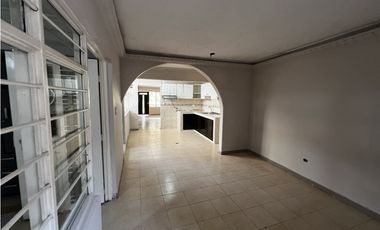 APARTAMENTO TERCER PISO EN ARRENDAMIENTO BARRIO EL RECUERDO