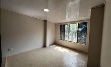 APARTAMENTO TERCER PISO EN ARRENDAMIENTO BARRIO EL RECUERDO