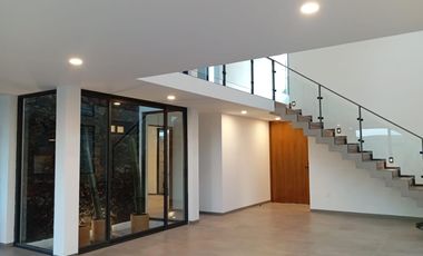 Casa en VENTA en Querétaro ¡Fraccionamiento Mallorca Residencial, Privada con alberca!