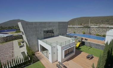 Casa en VENTA en Querétaro ¡Fraccionamiento Mallorca Residencial, Privada con alberca!