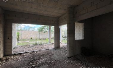 Casa en venta en Tikuch (obra gris)