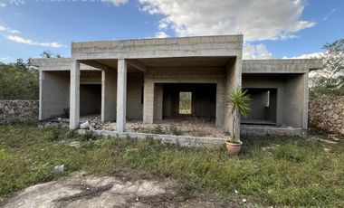 Casa en venta en Tikuch (obra gris)