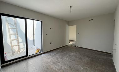 CASA EN FRENNTE A PARQUE PREVENTA EN LOMAS DEL DORADO