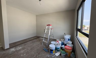 CASA EN FRENNTE A PARQUE PREVENTA EN LOMAS DEL DORADO