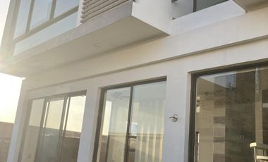 CASA CON ALBERCA EN RENTA EN PUNTA TIBURON